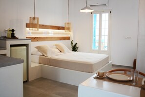 Design-Studio, Balkon, Meerblick | Individuell dekoriert, individuell eingerichtet