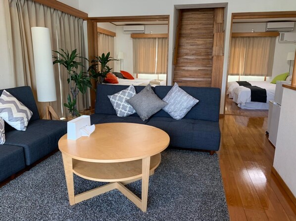 Apartment | Wohnbereich | Flachbildfernseher