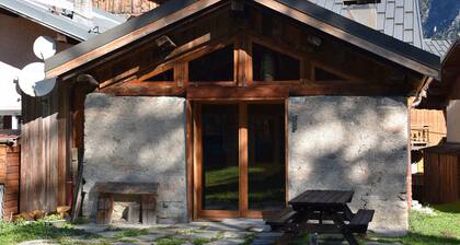 Recent cozy chalet 10 pers near slopes