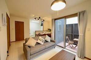 3Bedroom Apartment | Living area - Cube Coza (Okinawa)