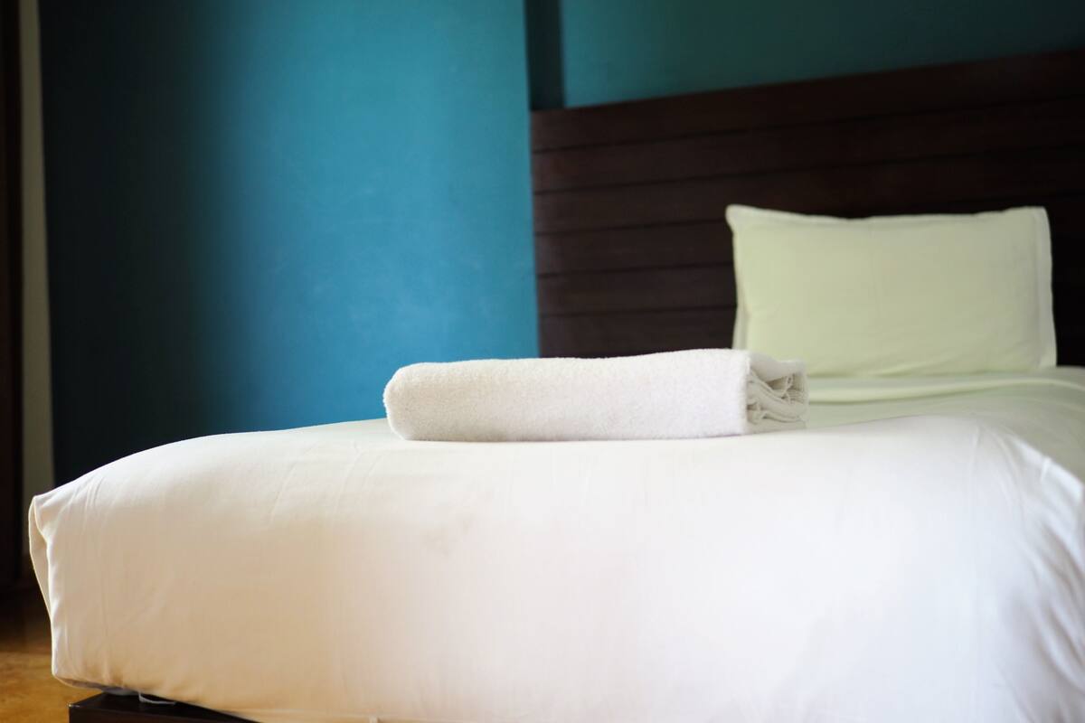 Studio Premium Room | Individually decorated, individually furnished, desk, laptop workspace