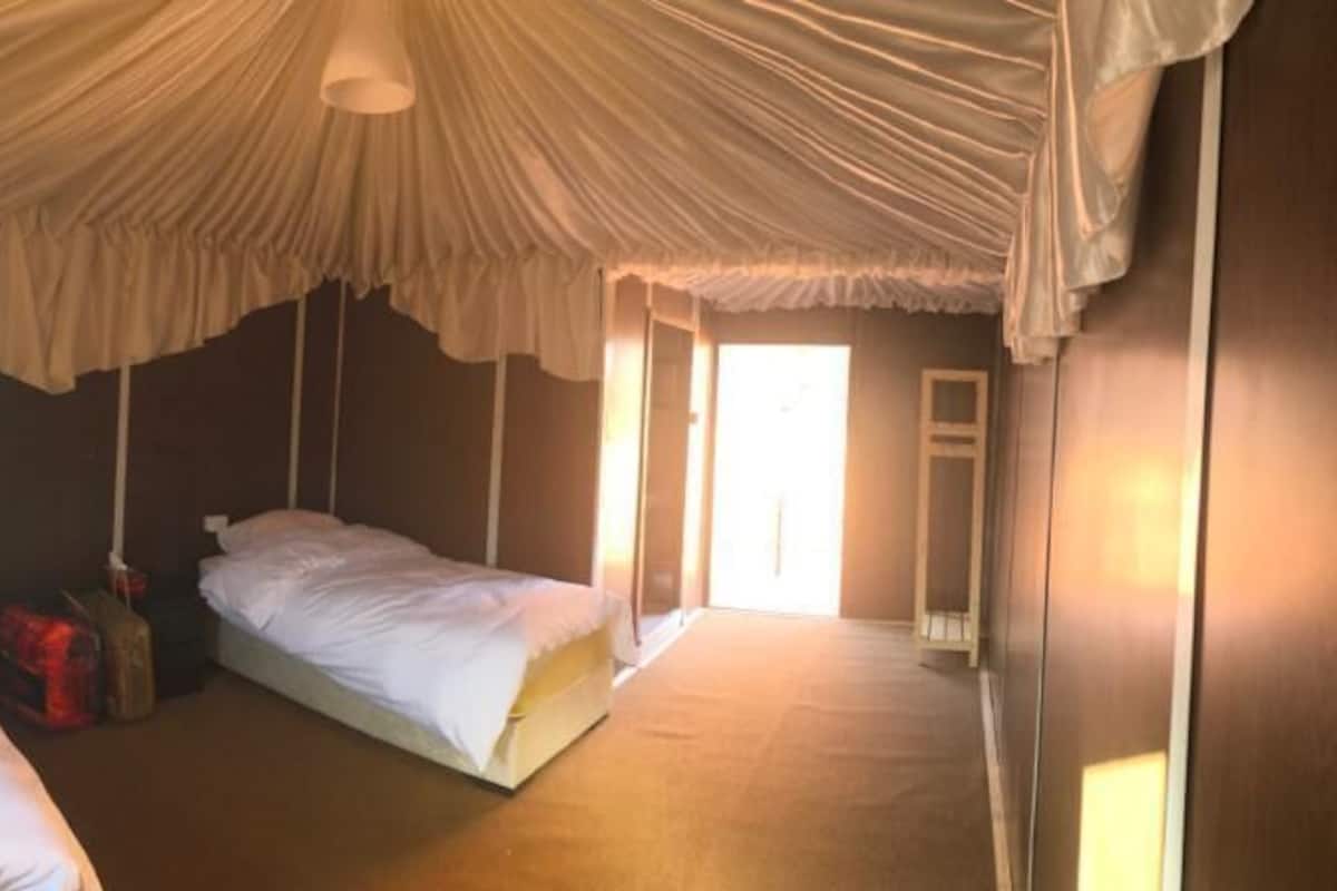 Deluxe Tent (Twin)