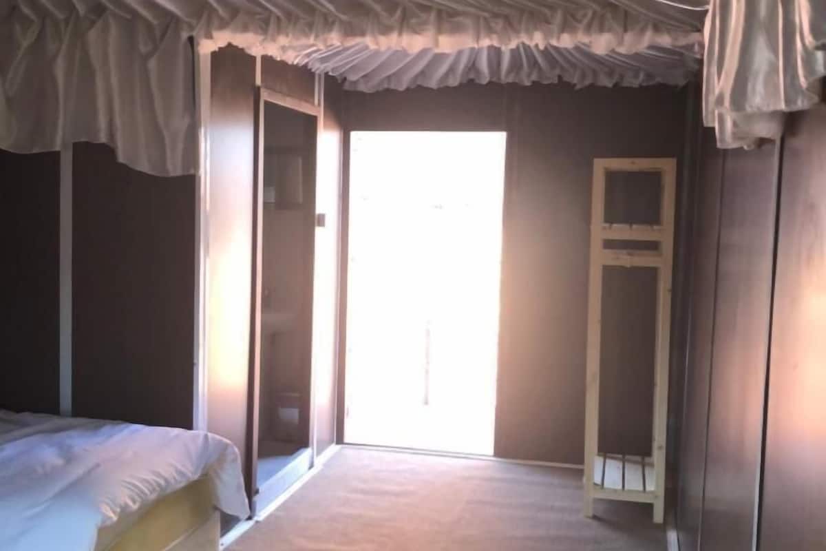Deluxe Tent (Double)