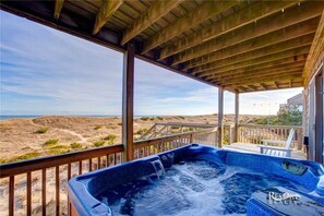 Outdoor spa tub - 7592- Barefoot Blessings, Pet Friendly Oceanfront Avon Abode (Avon)