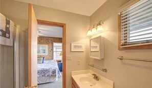 Bathtub, towels - 7592- Barefoot Blessings, Pet Friendly Oceanfront Avon Abode (Avon)