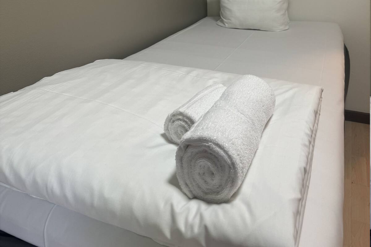 ห้องซิงเกิล | ห้องเก็บเสียง, ผ้าปูที่นอน