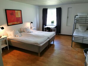Family Quadruple Room | Soundproofing, bed sheets