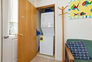 Interior - 7569- Van Dyck, | Oceanside | Avon | Sleeps 6 (Avon)