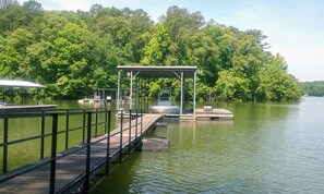 Lake - Come enjoy fishing, R&R or visit with family come visit! (LaGrange)