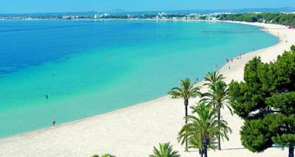Bonita casa con piscina cerca de la playa