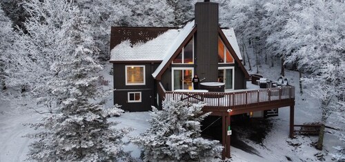 6BR Mtn House, Spectacular Valley and Sunset Views, Rec Room, Hot Tub, Fire Pit