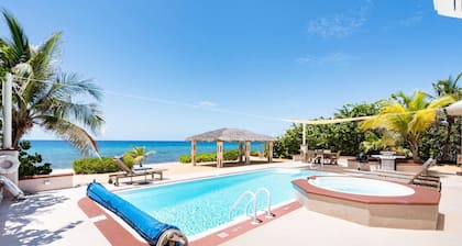 BarfuĂ Luxus Villa am Meer, 2 Master Suiten, Pool