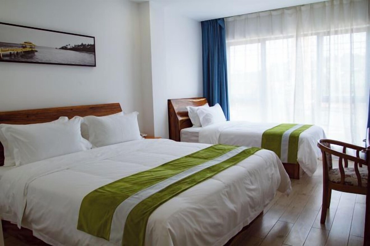 Hypo-allergenic bedding available, memory foam beds, in-room safe, desk