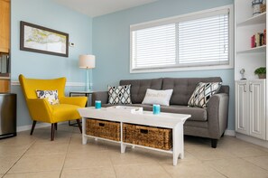 Living area - Beach House 9 Beach Front Panoramic Sunset Views (Bradenton Beach)