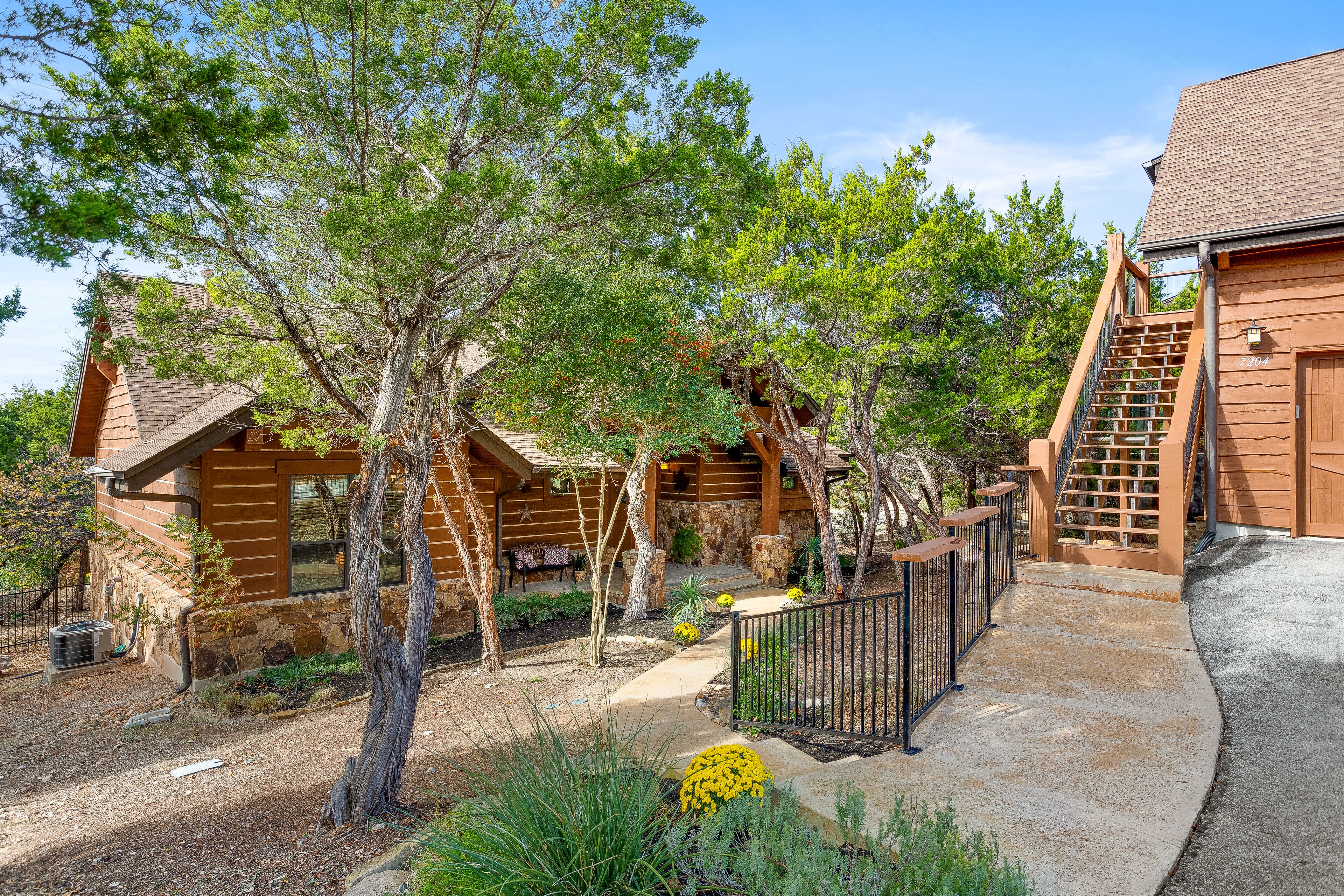 Awesome 3BR/2BA Cottage at Hollows Resort, Beach Club, Marina, Pools, Fitness (Pet Friendly)