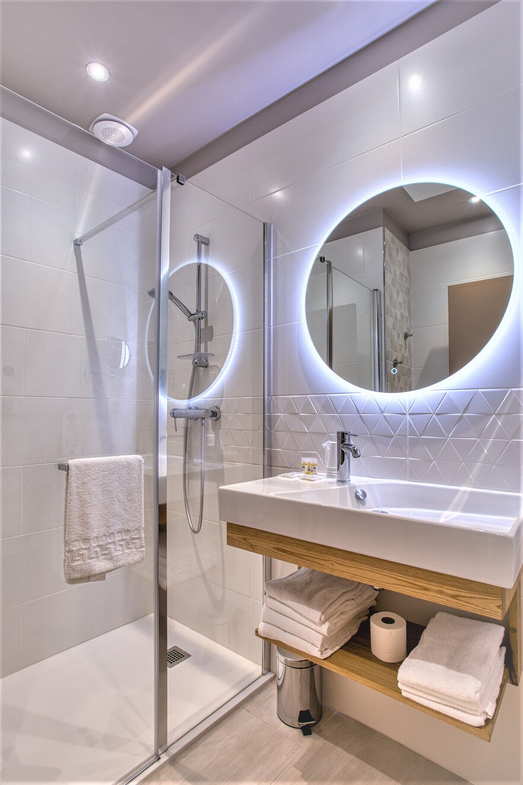 family studio, 1 bedroom | bathroom | free toiletries, hair dryer, towels