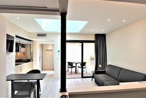 家庭开间, 1 间卧室 | 客厅 | 平板电视