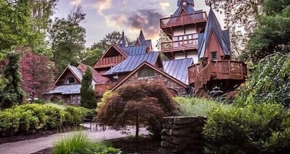 Mohican Springs Cabin, in the heart of Mohican State Park. Serenity & Seclusion