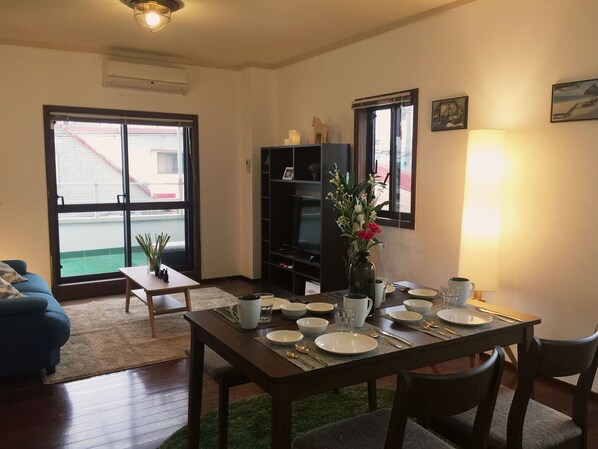 Apartment, 1 Schlafzimmer | Essbereich im Zimmer