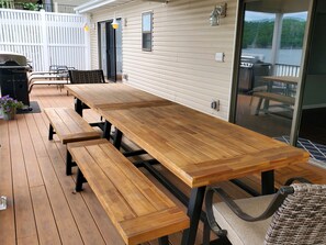 Outdoor dining