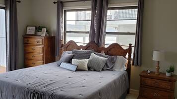 6 bedrooms, iron/ironing board, free WiFi, bed sheets