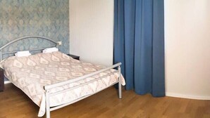 Basic Room | Blackout drapes, soundproofing, WiFi (free), bed sheets - My House In Bakuriani (Borjomi)