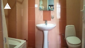 Basic Room | Bathroom | Bathtub, hair dryer (on request), towels, soap - My House In Bakuriani (Borjomi)