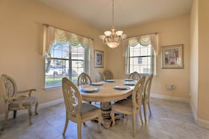 Dining - 9 Mi to Parks: Disney Area Home w/ Pool & Spa! (Davenport)