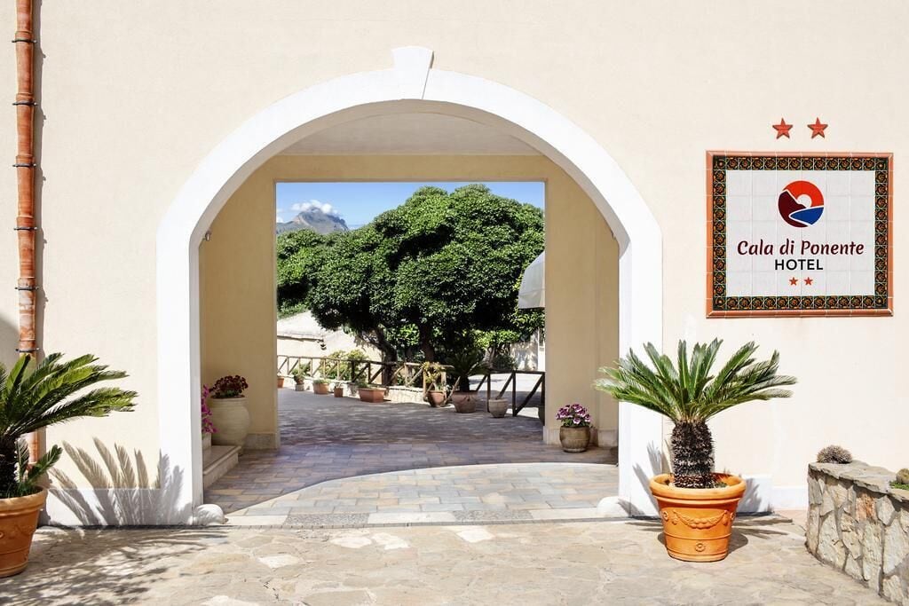 Entrada al alojamiento