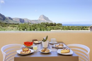 Daily buffet breakfast (EUR 5 per person)