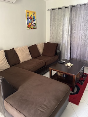 Appartement de base | Aire de séjour | Téléviseur à écran plat