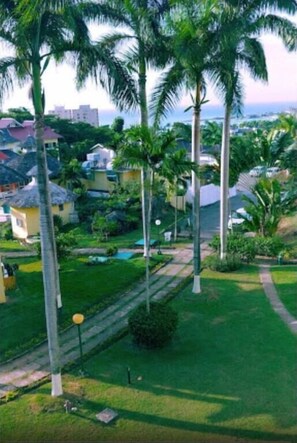 Property grounds - Mystic Mountain apartment (Ocho Rios)