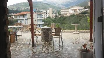 ํ
๋ผ์ค/ํํฐ์ค