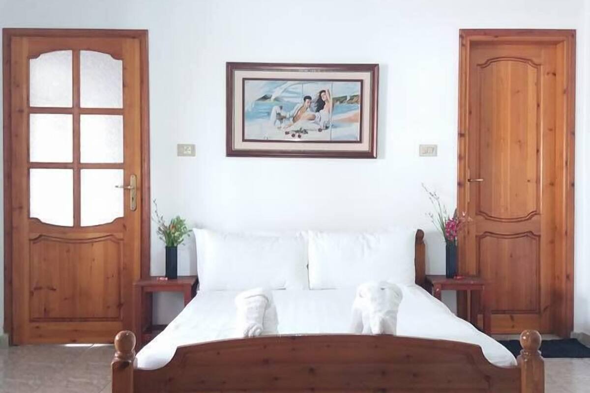Habitación doble | Escritorio, insonorización, tabla de planchar con plancha y wifi gratis