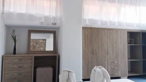 Room - Sunset Guest House (Himarë)
