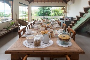 Free daily buffet breakfast