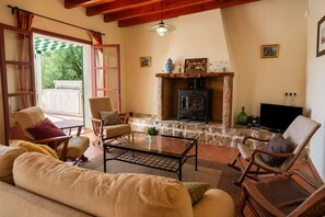 Smart-TV, Kamin, Stereoanlage, Arbeitsbereiche