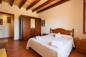 3 Schlafzimmer, BĂŒgeleisen/BĂŒgelbrett, Reisekinderbett, kostenloses WLAN