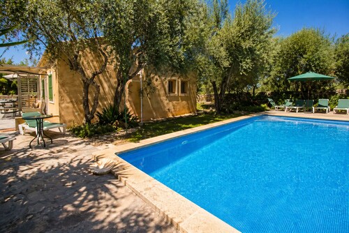 Charming House - 6 pax, - Wifi Free - Sat TV - Private Salat Pool