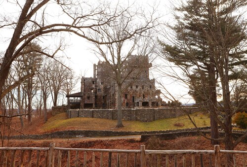 Connecticut Colonial with River and Sunset Views!