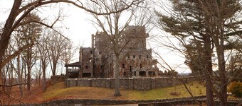 Connecticut Colonial with River and Sunset Views!