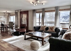 Smart TV, giocattoli, libri, impianto stereo