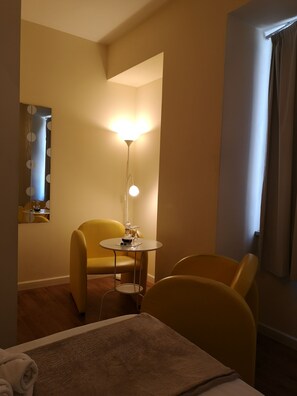 1 habitación, tabla de planchar con plancha, wifi y ropa de cama 