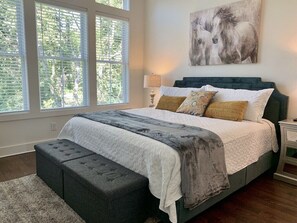 3 bedrooms, iron/ironing board, travel crib, free WiFi