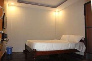 Standard Room | Desk, free WiFi, bed sheets - Calangute Beach Stay (Calangute)