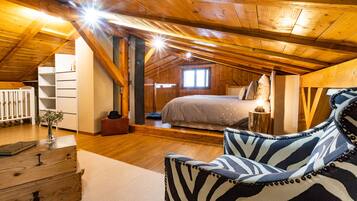 2 slaapkamers, een strijkplank/strijkijzer, gratis wifi, beddengoed