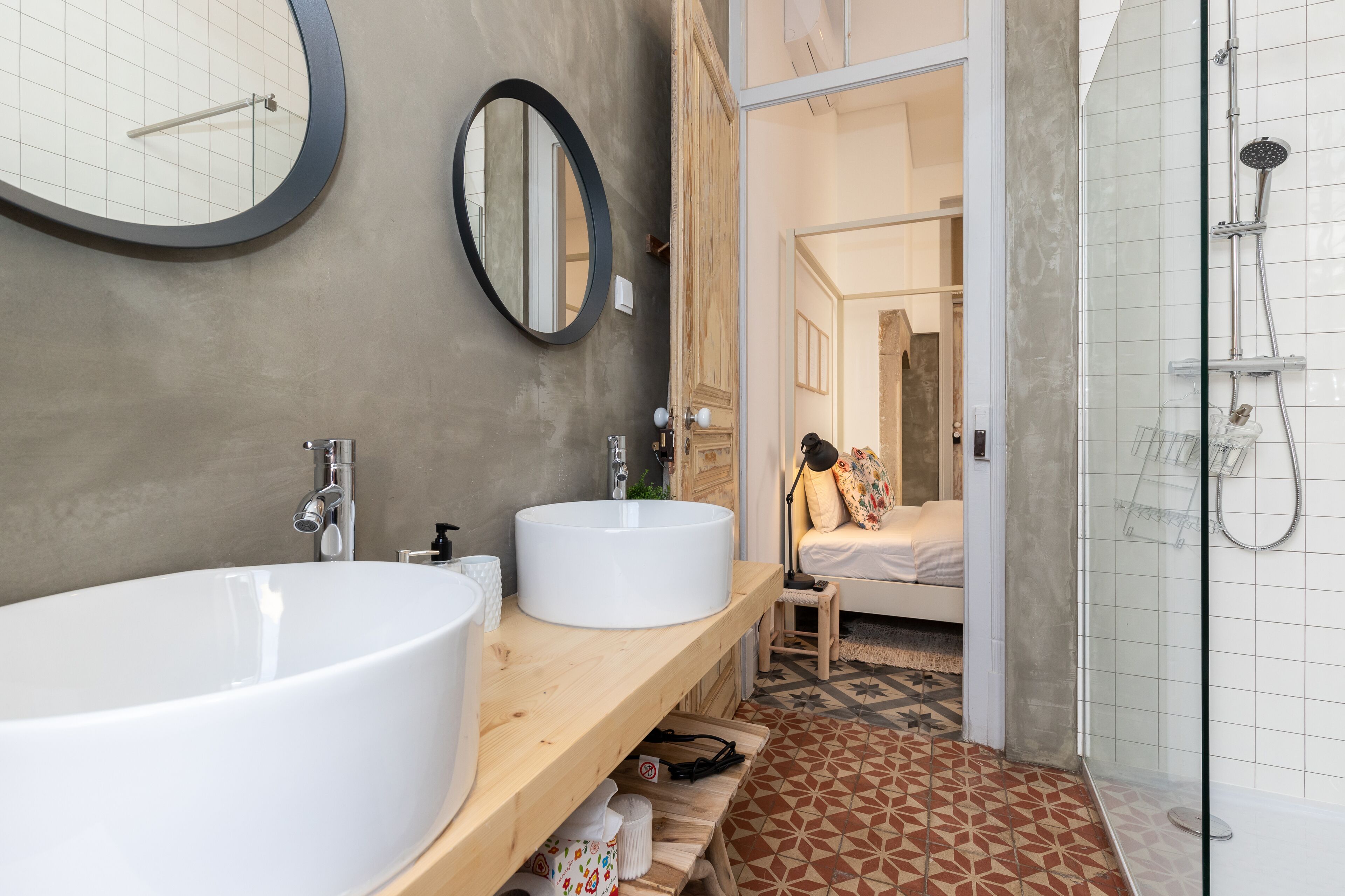 Deluxe Studio | Bathroom