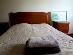 1 Schlafzimmer, Schreibtisch, WLAN, Bettwäsche