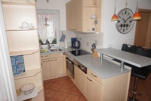 Fridge, microwave, oven, dishwasher - Vacation cottage Wattje, Germany (Wittmund)