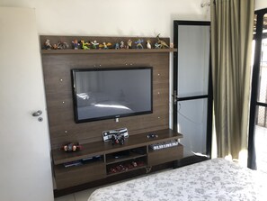 4 chambres, fer et planche à repasser, Wi-Fi, draps fournis